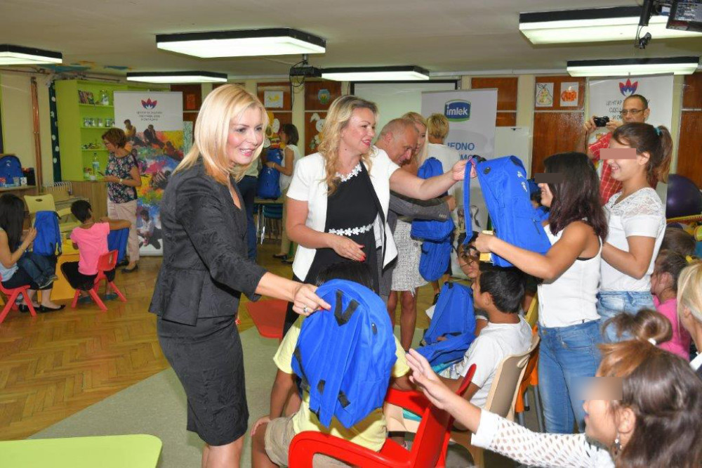 Moja Kravica školski pribor za đake bez roditeljskog staranja