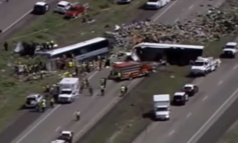 Osam mrtvih i desetine povređenih u STRAVIČNOJ SAOBRAĆAJNOJ NESREĆI! (VIDEO)