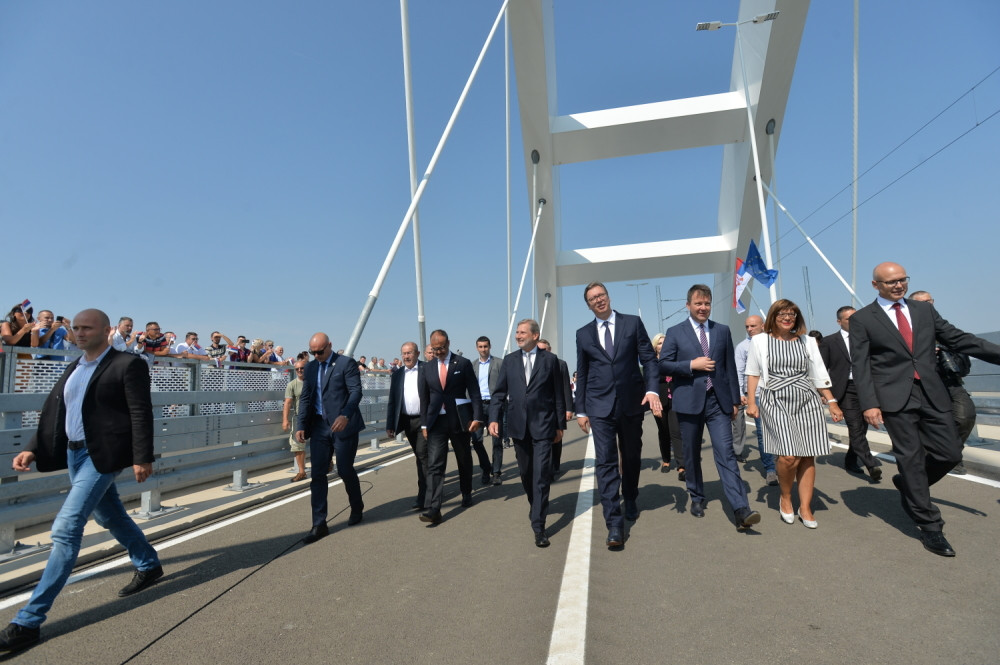 VUČIĆ I HAN OTVORILI ŽEŽELJEV MOST U NOVOM SADU: Biće to ključna karika trans-evropske mreže!