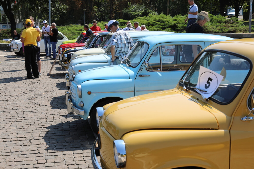 Ukupni tiraž kragujevačkih pogona iznosio je 923.487 primeraka: Pre 65 godina proizveden je prvi Fića