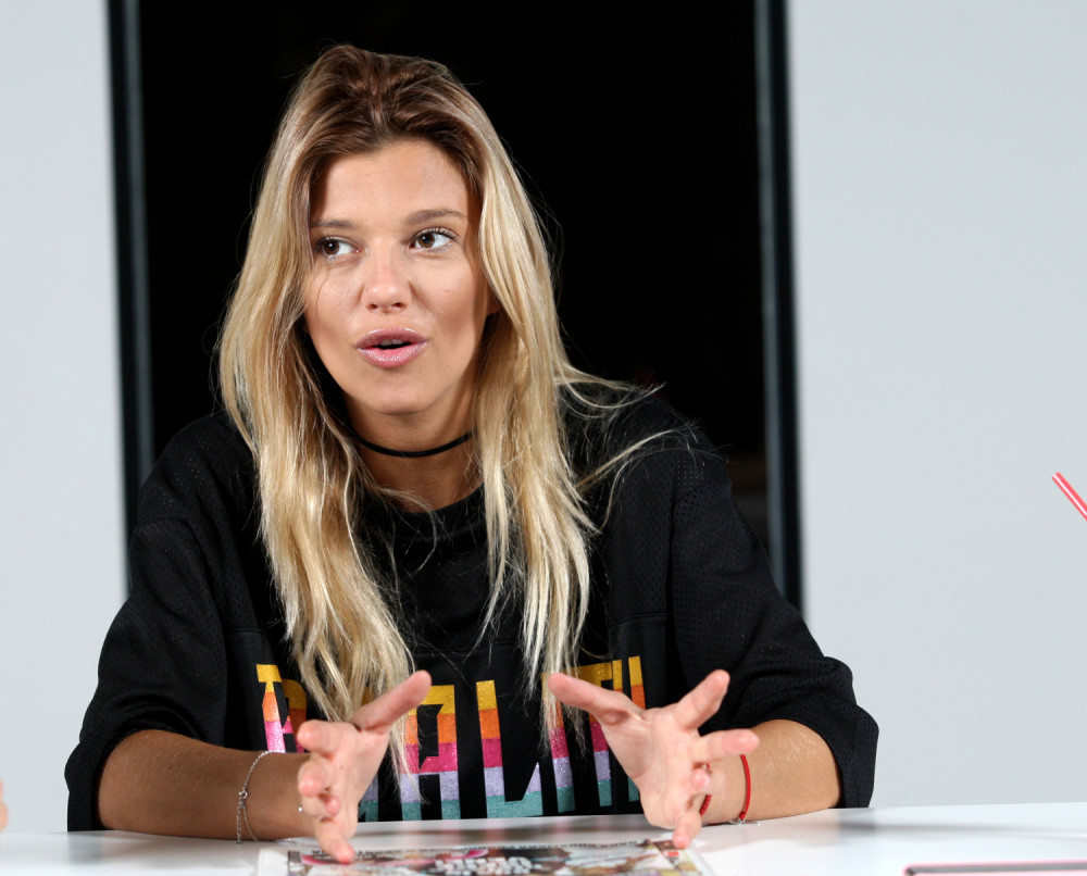 KOMŠINICA PREZIRE KIJU, OCRNILA JE ZA SVA VREMENA Evo koga Kockareva dovodi da prenoći - UŽAS!