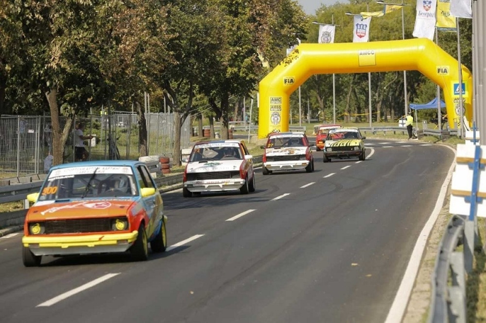 Škripa guma, TURIRANJE MOTORA i lude vožnje!