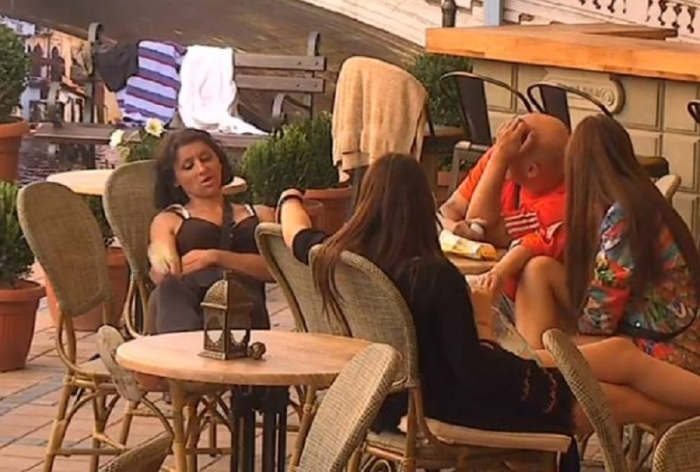 UČESNICA PAROVA POKUŠALA DA PRESEČE VENE! Razlog će vas šokirati!