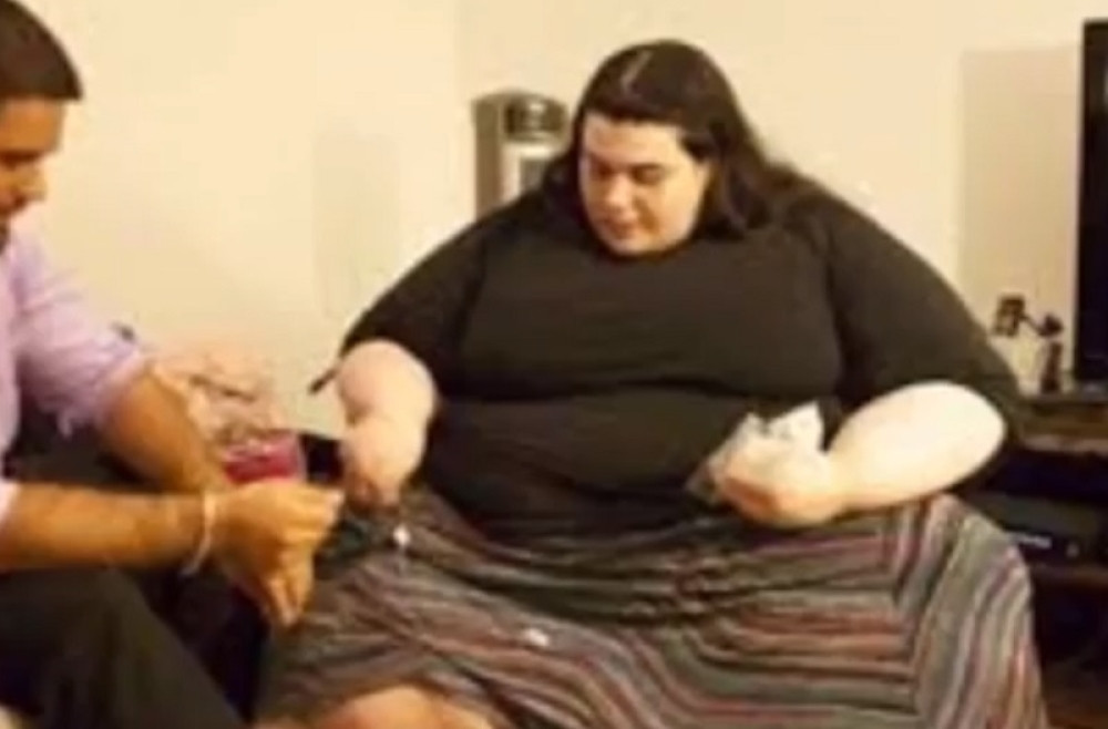 IMALA JE 300 KG, NIJE MOGLA DA STOJI, NI DA STANE U KADU: Promenila je život iz korena! Danas je prava mačka, svi se okreću za njom!