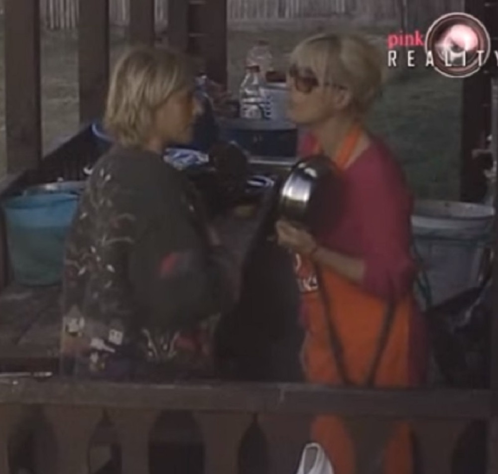 ISPLIVALE SEKSI FOTOGRAFIJE BIVŠE FARMERKE I KONTROVERZNOG ZADRUGARA! Ovo niko nije očekivao od njih! (FOTO)