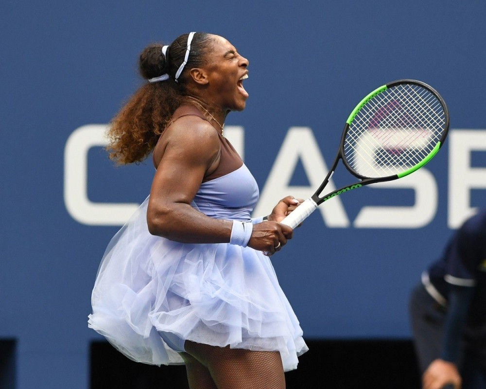 Zbog "DEBELE TENISERKE" koja divlja na terenu, sada mu PRETE SMRĆU!