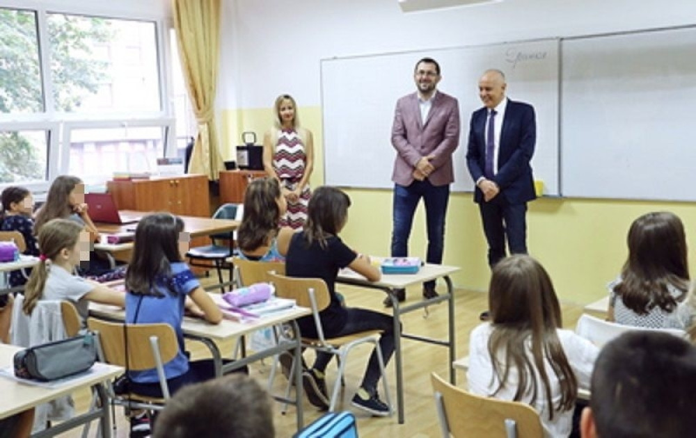 PRVI DAN ŠKOLE: Gradonačelnik obišao učenike i odgovarao na njihova pitanja