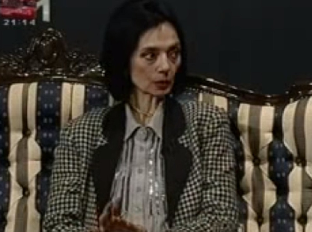 SRPSKU GLUMICU ZLOSTAVLJAO SIN: Pobegla u prihvatilište, živela u bedi i depresiji, a onda je otkrila potresnu istinu!