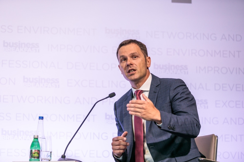 VAŽAN SASTANAK U HILTONU: Mali razgovarao sa kompanijama članicama Američke privredne komore o uslovima poslovanja