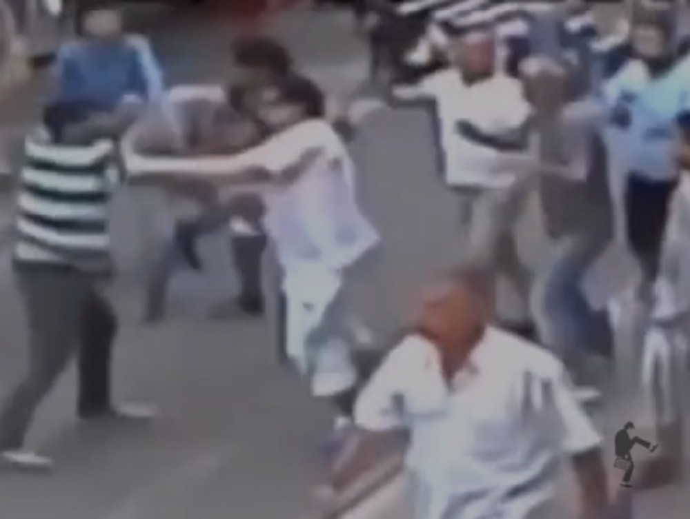 DESET TURAKA NASRNULO NA TURISTU! Minut kasnije proklinjali su trenutak kada im je tako nešto palo na pamet