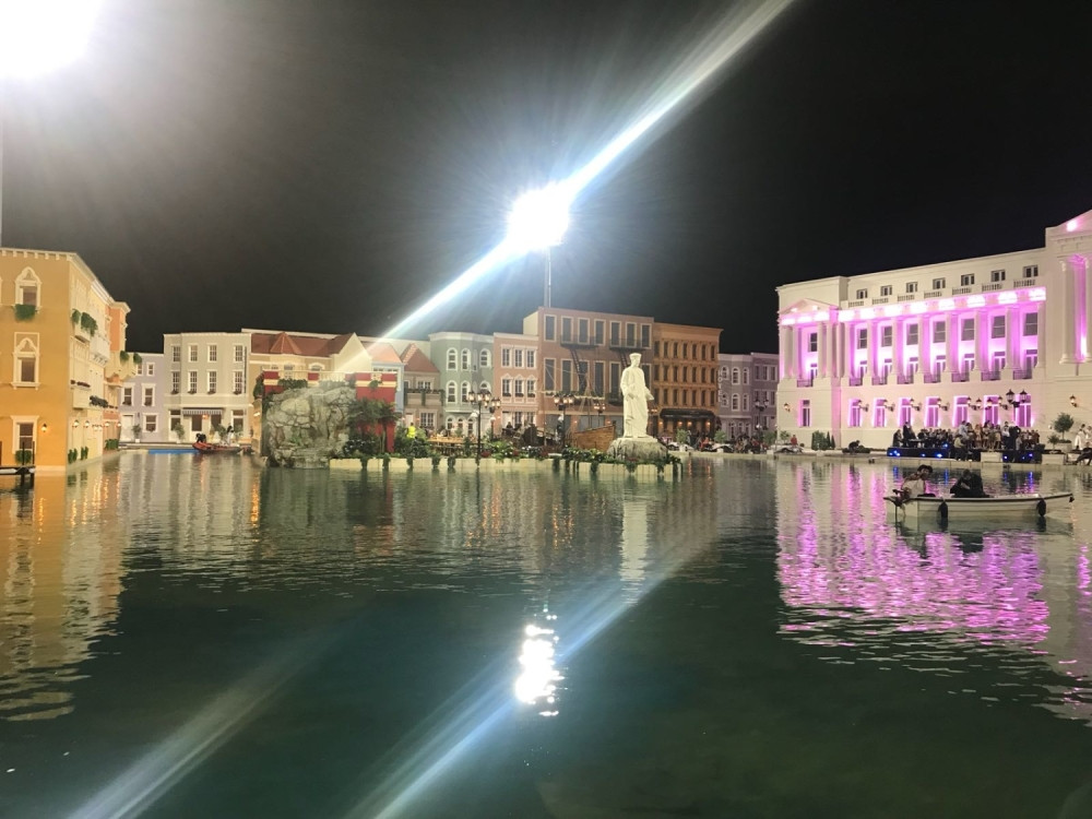 ZAMALO DA SE DOGODI SKANDAL! Ognjen Amidžić hteo da gurne zadrugarku u jezero za 50 EVRA!