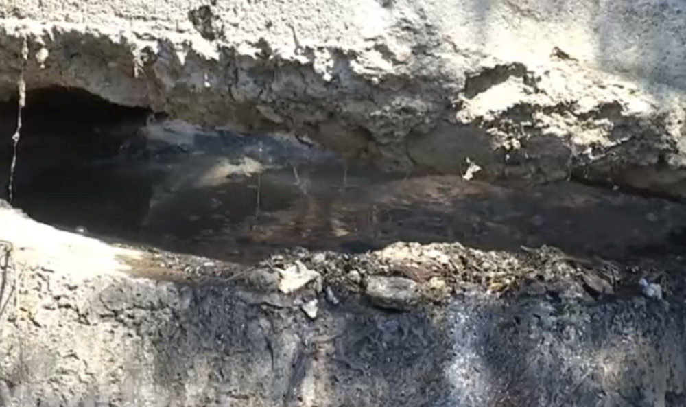 Imamo kanalizaciju, ali nam g**** plutaju pored kuće!