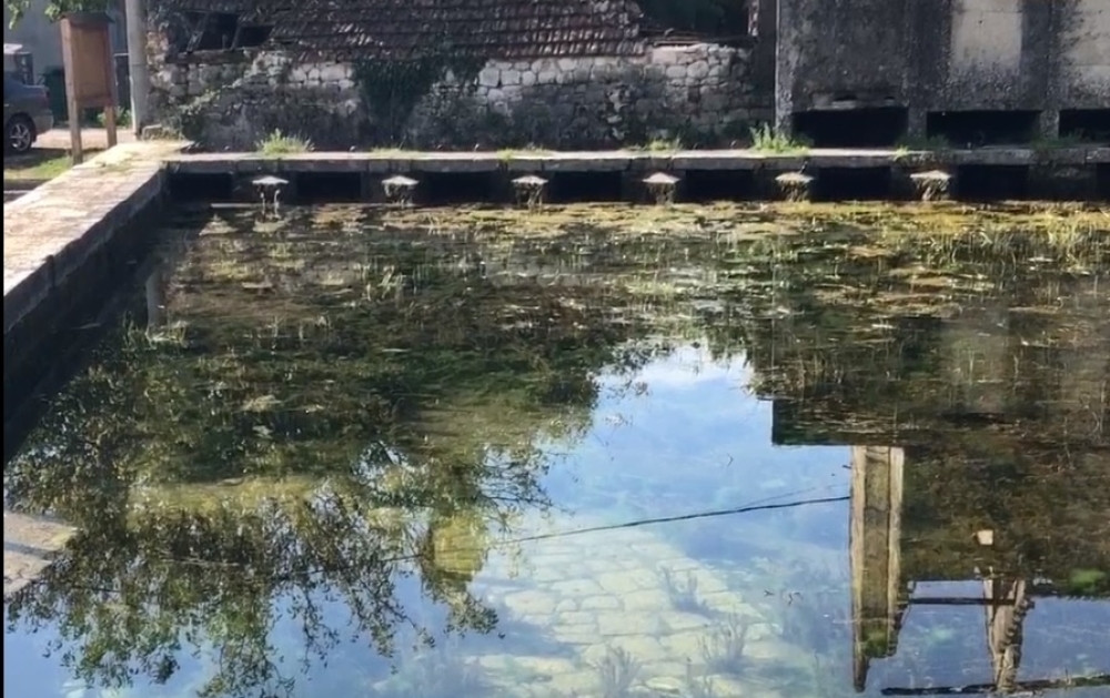 Nakon zemljotresa u BiH nivo vode krenuo NAGLO DA OPADA, REKA NESTAJE!