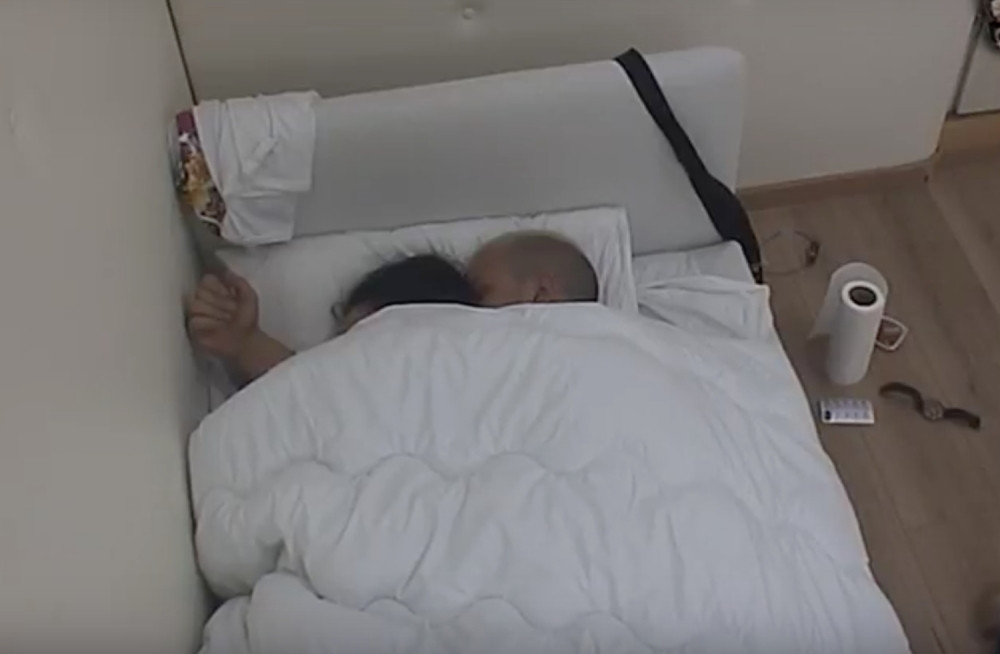 ŽIVOT MU UGROŽEN ZBOG NJE! Zadrugar dobijao jezive pretnje: "Vadićemo ti organ po organ, bacati na ražanj, i na kraju SPALITI..."