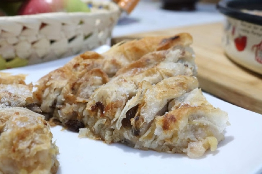 UVIJAČA SA JABUKAMA ZA POČETNIKE: Savršena pita koju može svako da napravi!