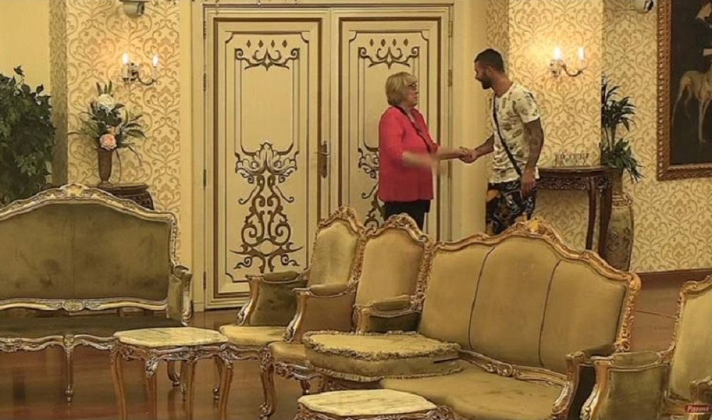 SVADBA U PAROVIMA! Večiti neženja poludeo od ljubavi, pa rešio da se oženi!