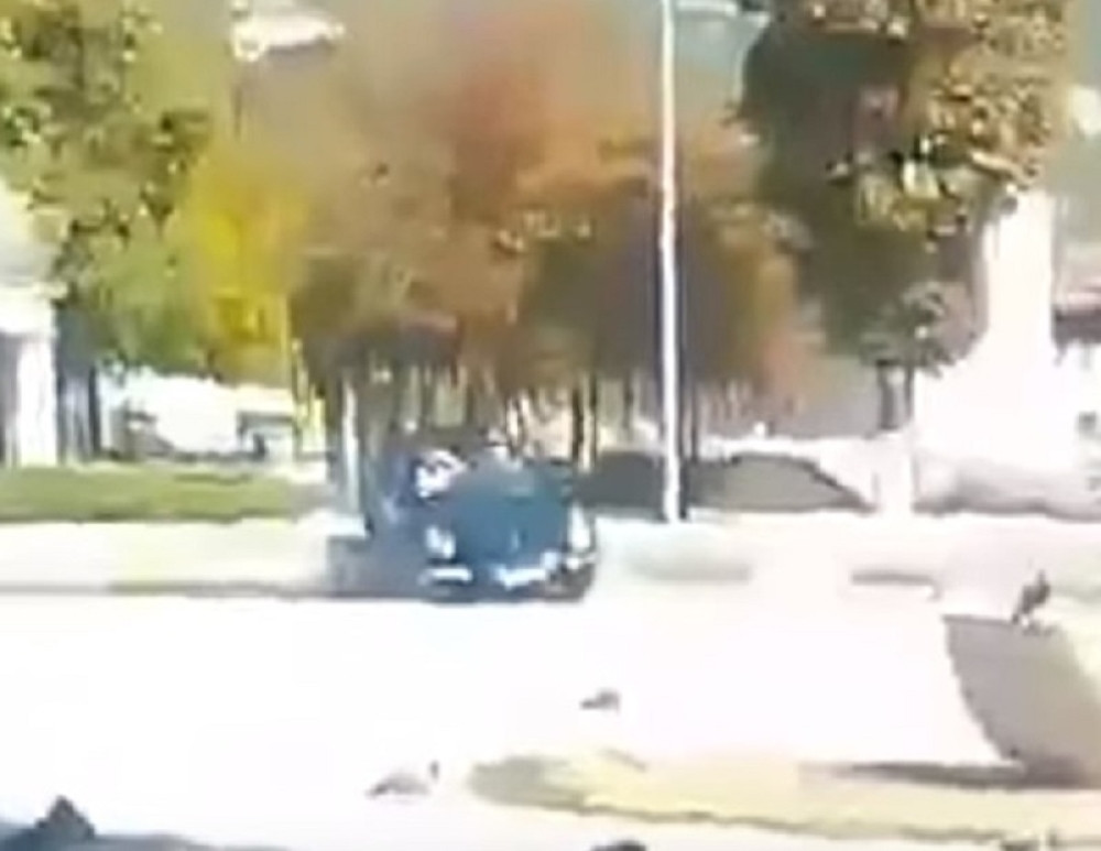 DRAMA U RIJECI: Deda (72) iz Beograda skupocenim poršeom sleteo niz stepenice, Hrvati ostali ukopani