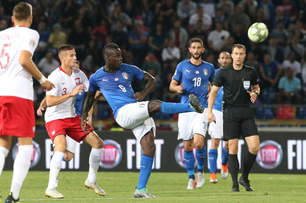 Baloteli na STUBU SRAMA: Debeli, skini koju kilu, pa onda igraj fudbal!