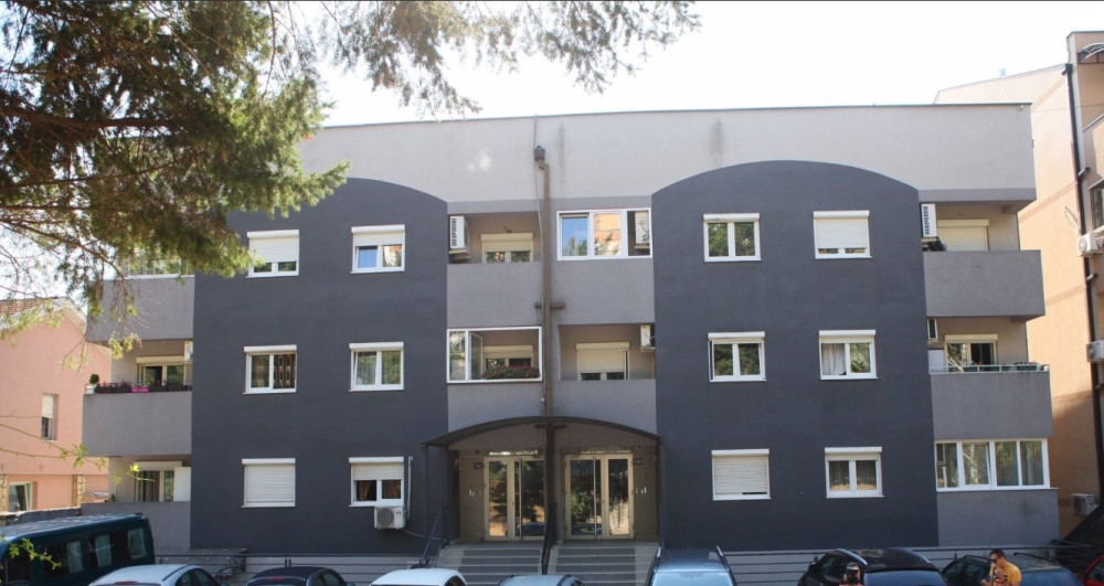 Rešili da raskinu sa komšijama pre nego što se odsele, zbog njihove poruke se smeje cela Srbija