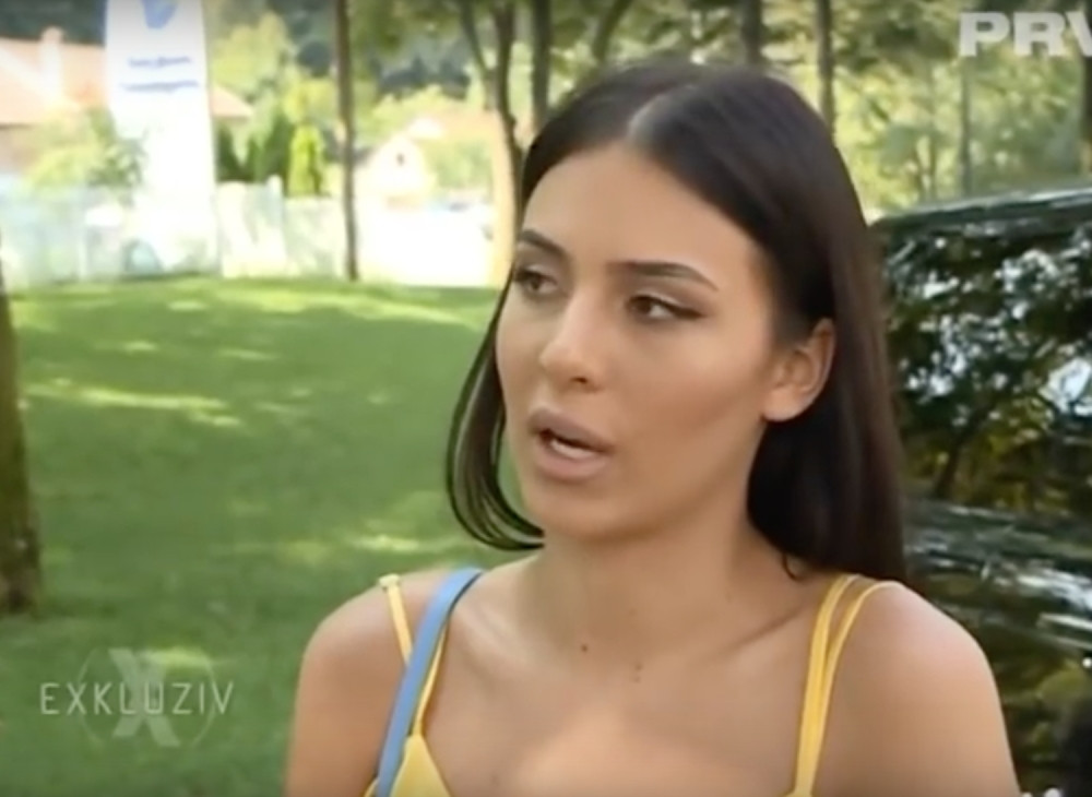 CECINA ĆERKA PAKLENO IZMUČENA, NE MOŽE DA ZAUSTAVI ZNOJ Ko bi rekao da će ovo Anastasiji da se desi, svi u čudu! (FOTO)