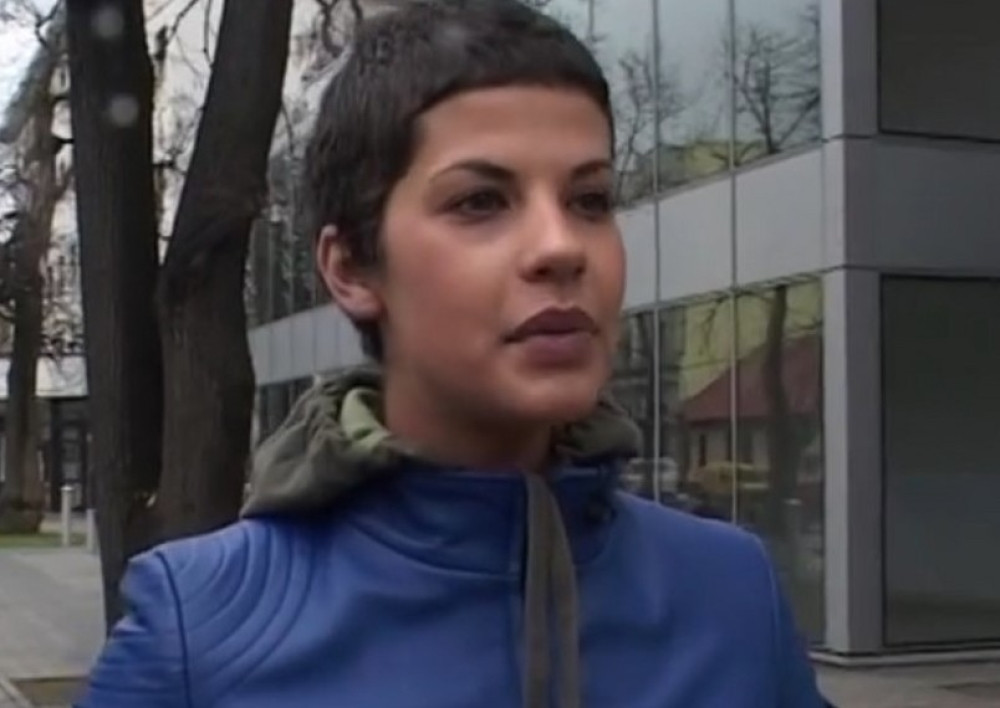 Turbulentan život poznate voditeljke: Rodila je dete, nakon 3 meseca ostala je bez majke, pa je se otac odrekao!