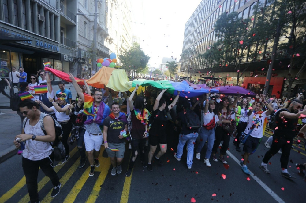 Fotografija koja je razbesnela Srbe, a kada malo bolje pogledate, uočićete još nešto (FOTO)