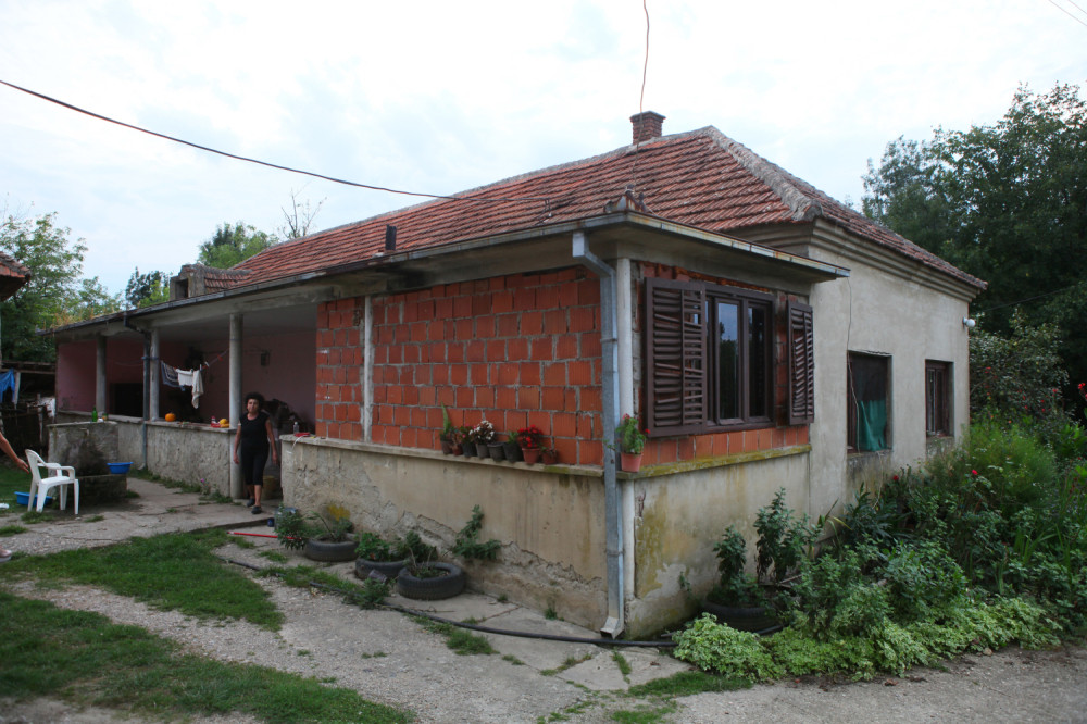 Pare za sahranu čuvao u koferu preko 50 godina, a onda je primetio nešto čudno!