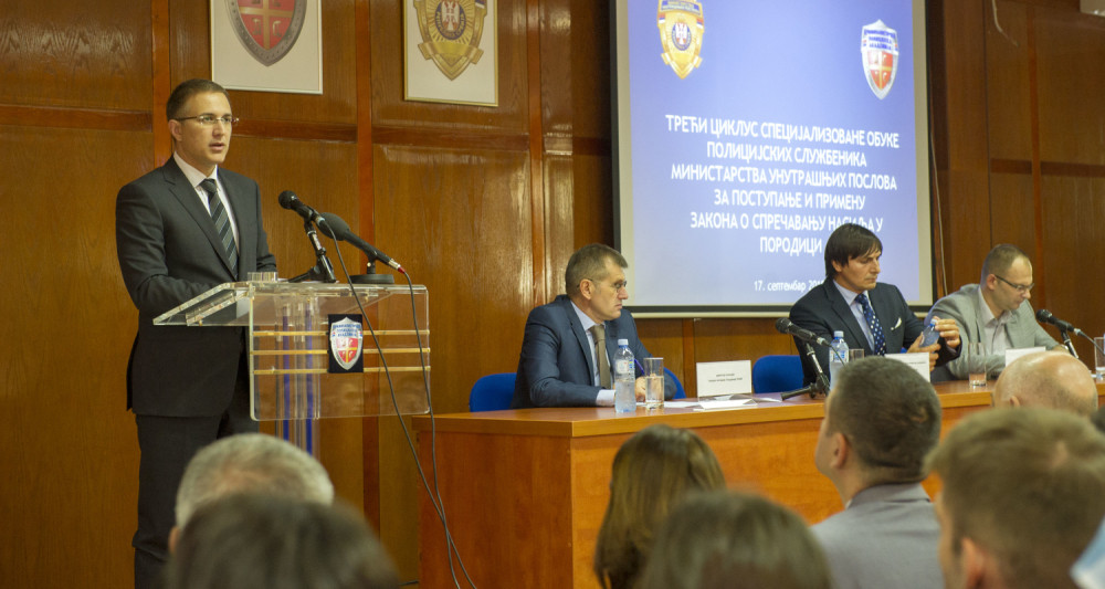 Stefanović: Ne bežati od odgovornosti u borbi protiv nasilja