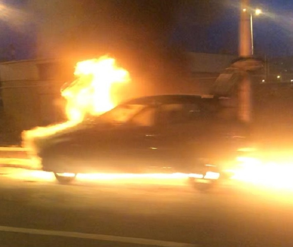 Zapalio se automobil u toku vožnje a u tom trenutku je bila važna samo jedna stvar!