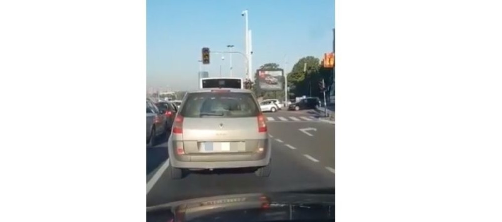 Ne radi semafor na najprometnijoj raskrsnici u Beogradu, kad vidite šta vozači rade, POLUDEĆETE (VIDEO)