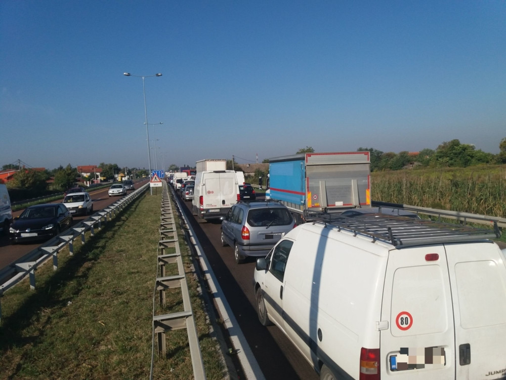 Lančani udes na Pančevačkom putu, formirale se ogromne gužve! (FOTO)