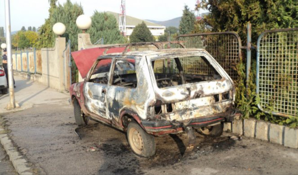 Izgoreo "jugo" u Vranju, policija krenula u poteru, a onda je počela da kruži tužna priča