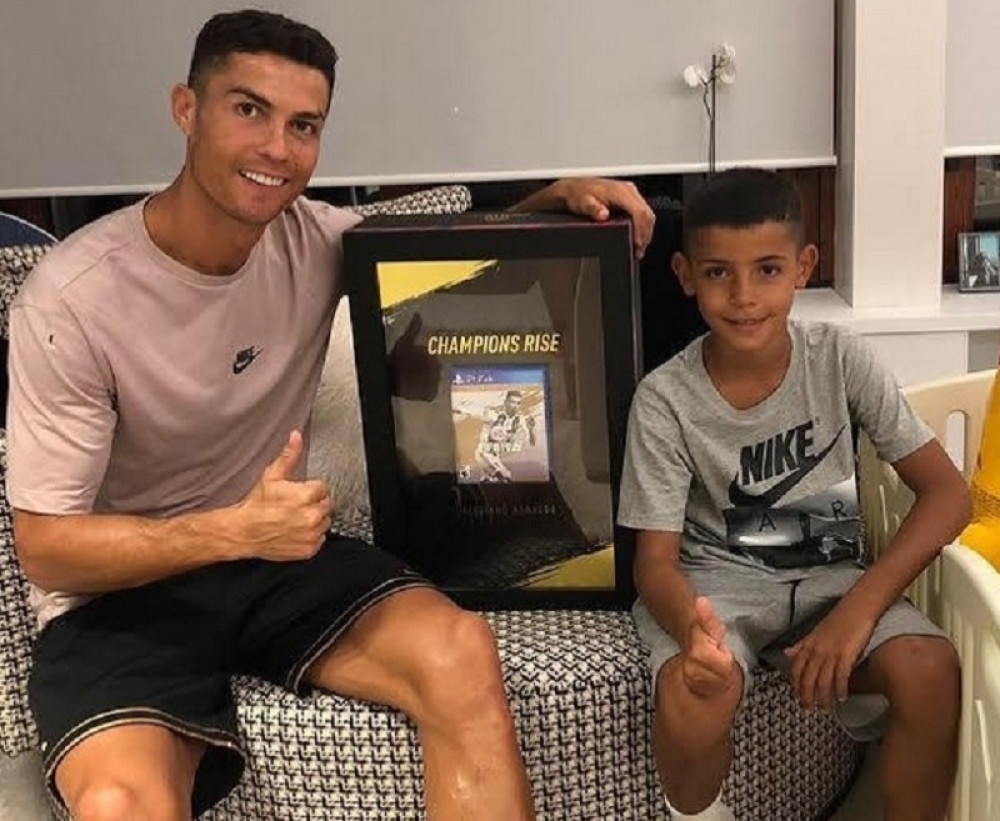 Kristijano Junior vrteo rivale na terenu BOLJE i luđe od svog oca! (VIDEO)