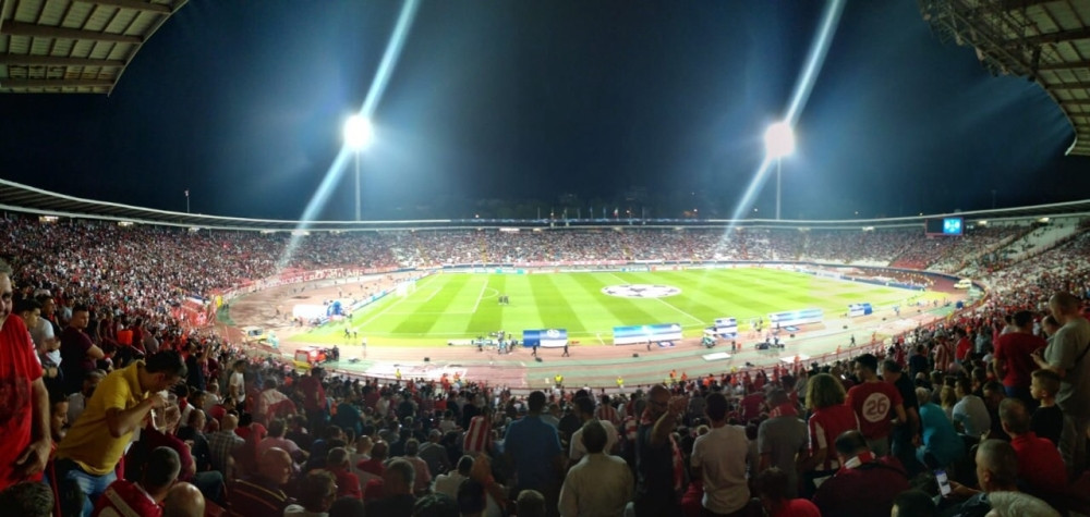 SPEKTAKL NA MARAKANI! Pogledajte kako je izgledala Zvezdina koreografija protiv Napolija, ceo stadion se pomučio! (FOTO)