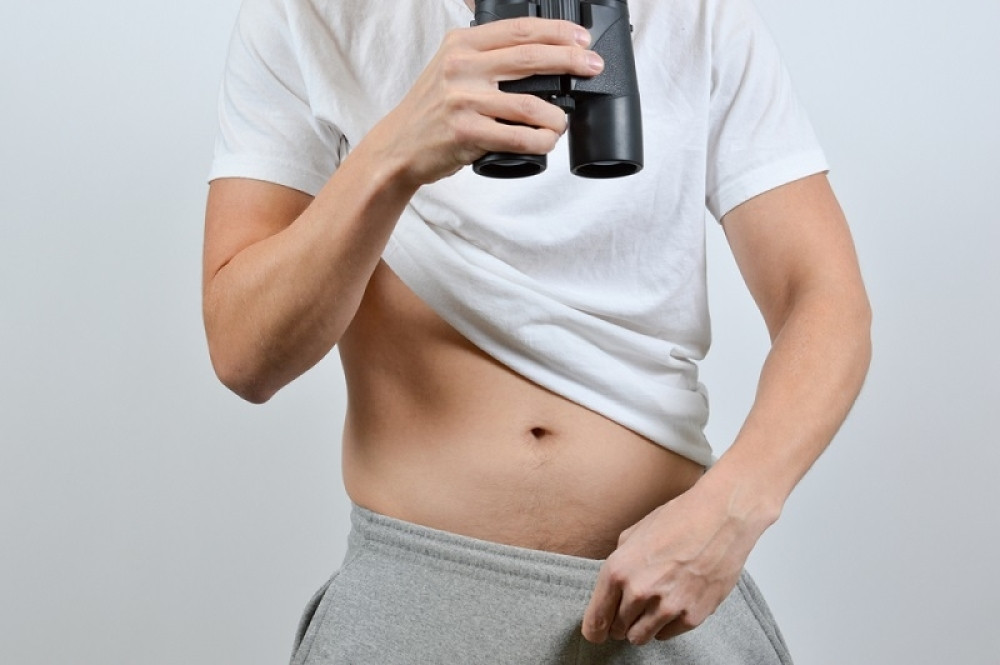 Svaki muškarac može sam da izmeri svoju plodnost, potrebno je samo da pogleda u stomak!