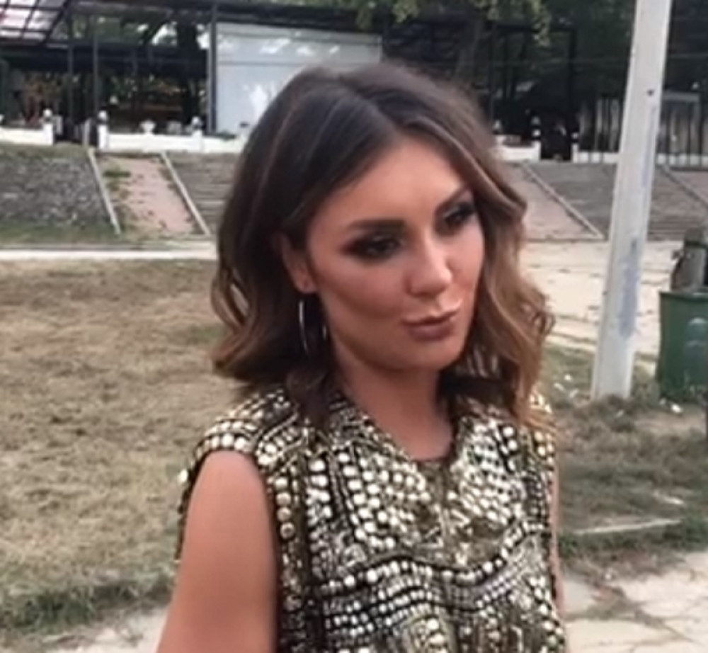 SVI ZANEMELI! Dragana Mićalović se pojavila na venčanju u ovoj haljini! Nije im bilo dobro kad su je videli (FOTO)