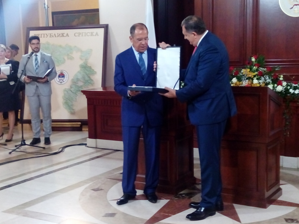 Dodik odlikovao Sergeja Lavrova, a onda su usledili još neki SJAJNI TRENUCI! (FOTO)