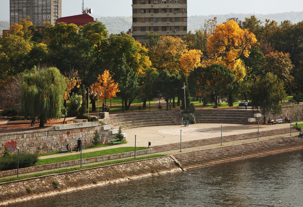 Sinoć se odvijala drama pored groblja u Nišu! Stanari mislili da je bačena bomba, a onda usledio šok, još uvek ne znaju šta se dogodilo