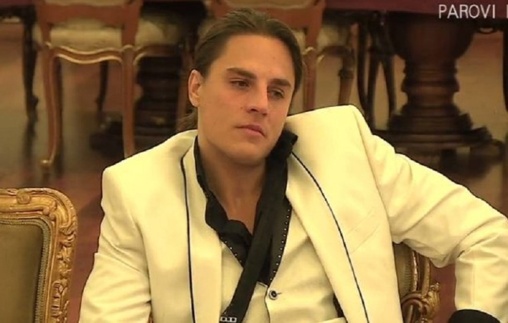 MUK I SUZE U VILI PAROVA Od njegovih reči zanemeo je i Vojislav Šešelj! TUGA!