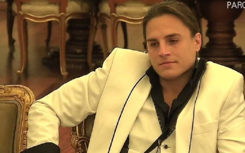 Elvinova majka POSTROJILA sina i Izabelu! Ni oni to nisu očekivali