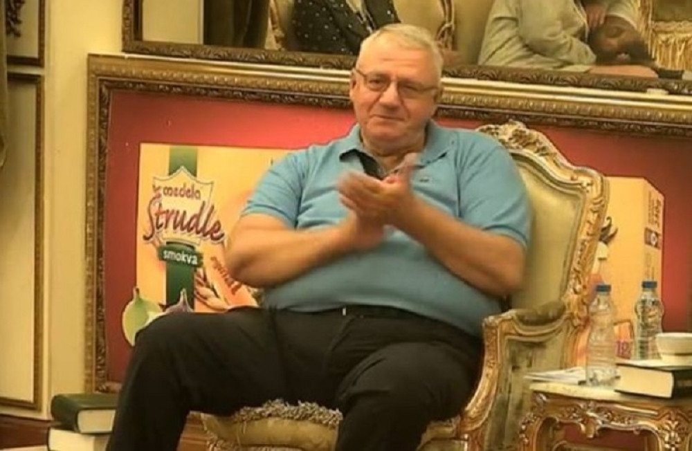 ŠEŠELJ UPUTIO POZIV ZA STRANKU Rijaliti igrač potpisao, postaje bitan funkcioner radikala?!