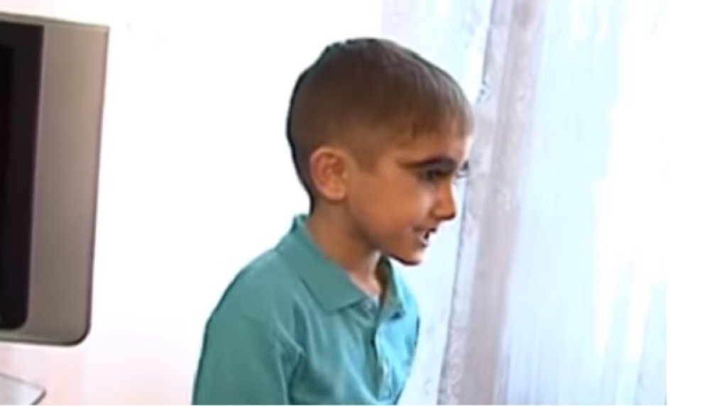 Kada se rodio trepavice su mu dodirivale usne, ovaj dečak je ČUDO PRIRODE! (VIDEO)