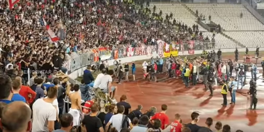 NEMILE SCENE ZBOG BIZARNOG RAZLOGA Evo kako je došlo do masovne tuče na severu, na snimku se vidi šta radi crnogorski reprezentativac!