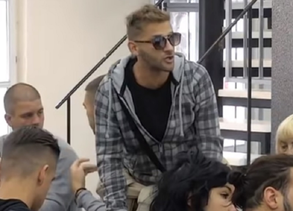 "ZARAĐUJE OD SE*SA S MUŠKARCIMA, RADI PREKO" Savo Perović slao tipovima eksplicitni materijal, pokušao da sakrije identitet, ali ga je ovo odalo