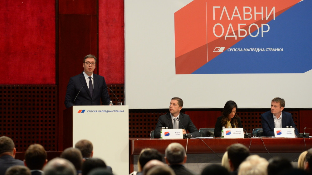 Vučić: Dok sam na čelu stranke neću dozvoliti da nam predavanja drže oni koji propagiraju silovanje! (FOTO)