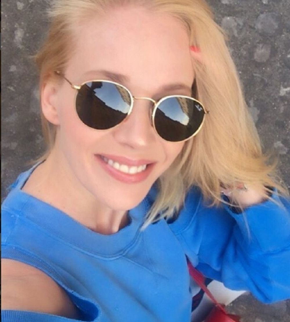 OVO JOŠ NIGDE NISMO VIDELI! Ostaćete u šoku kada vidite šta Jelena Rozga NOSI NA SEBI tokom kupanja u bazenu