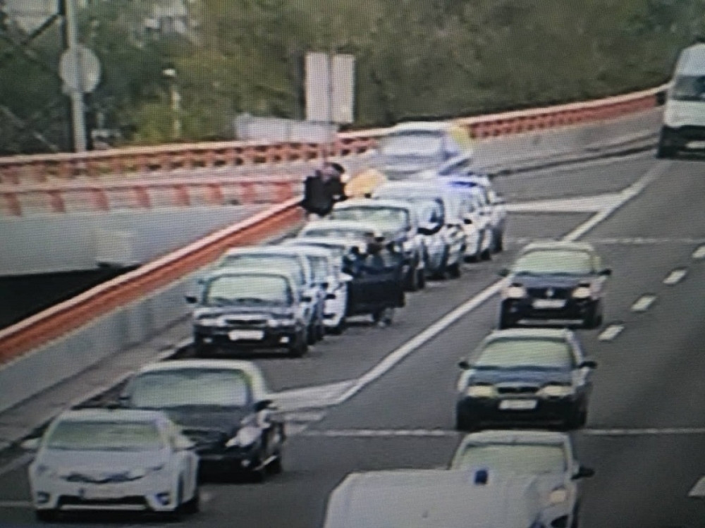 Autoput paralisan, ima povređenih