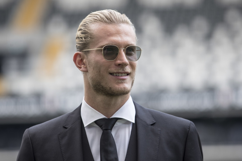 Karijus zaboravio na fudbal, po Istanbulu VARA devojku sa Turkinjom (FOTO)