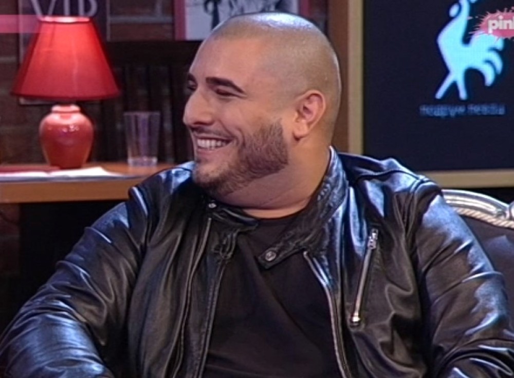 DARKO LAZIĆ U KOLICIMA I SA OSMEHOM Prepolovio se, prvi put izašao iz sobe, a njoj je najzahvalniji!