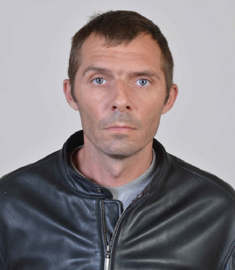 Kidao prolaznicima zlatni nakit sa vrata (FOTO)